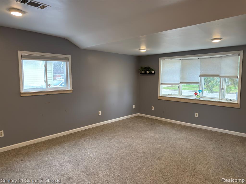 8320 Robindale Avenue, Dearborn Heights, MI 48127 — Photo 12