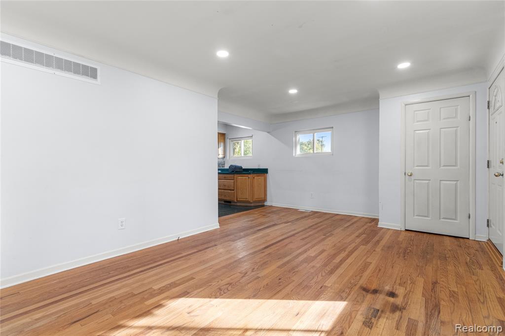 7912 Gary Avenue, Westland, MI — Photo 5