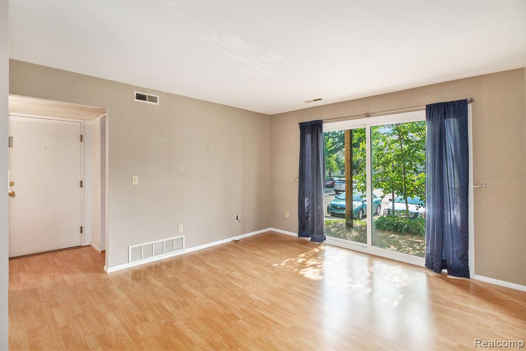 841 Bloomfield Village Boulevard, D, Auburn Hills, MI 48326 — Photo 2