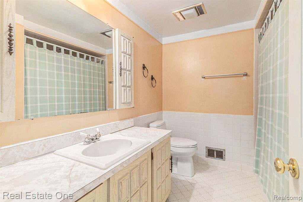 4255 Petrel Court, Highland, MI — Photo 24