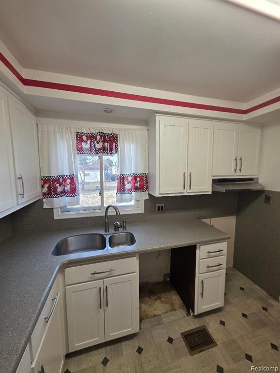 32620 Maplewood Street, Garden City, MI — Photo 13