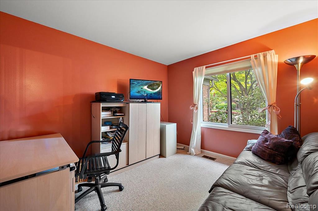 6153 Kiev Street, West Bloomfield, MI 48324 — Photo 19