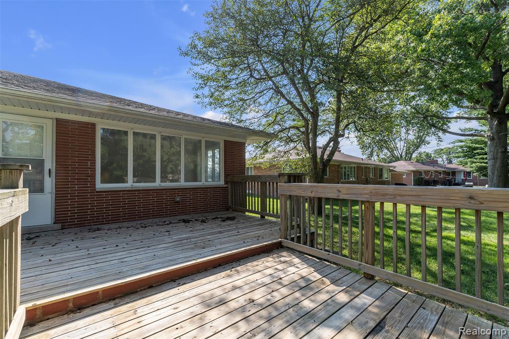 28720 Eldorado Pl, Lathrup Village, MI 48076 — Photo 56