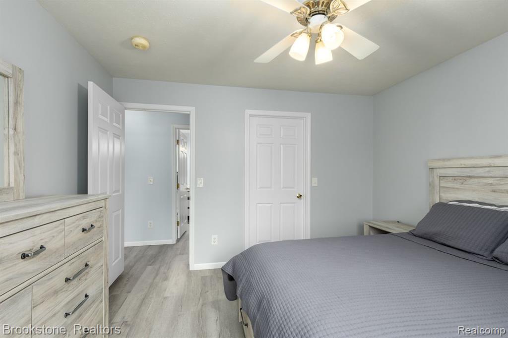 5807 CROSSWINDS Drive, 24, Norton Shores, MI 49444 — Photo 6