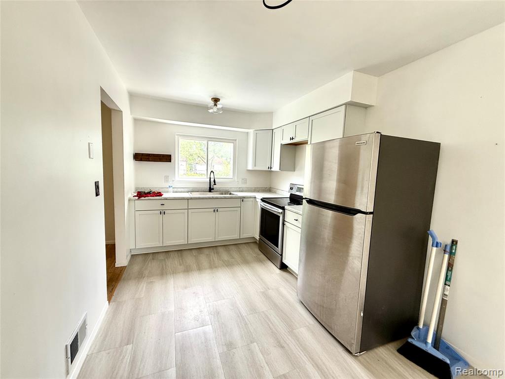 8220 Rivard Avenue, Warren, MI 48089 — Photo 8