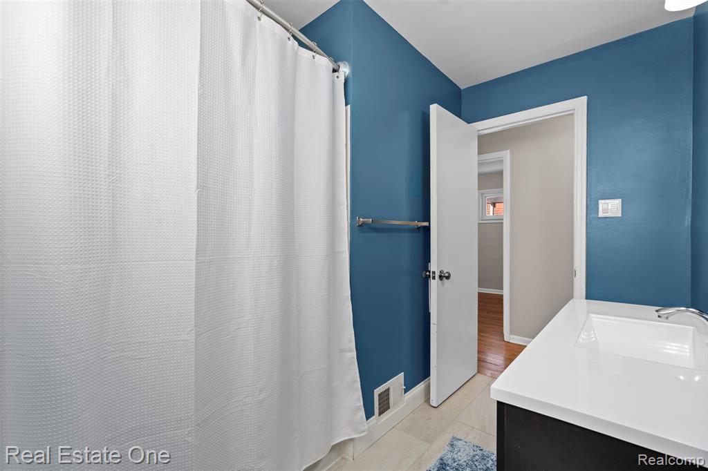 4114 Lincoln Boulevard, Dearborn Heights, MI 48125 — Photo 22