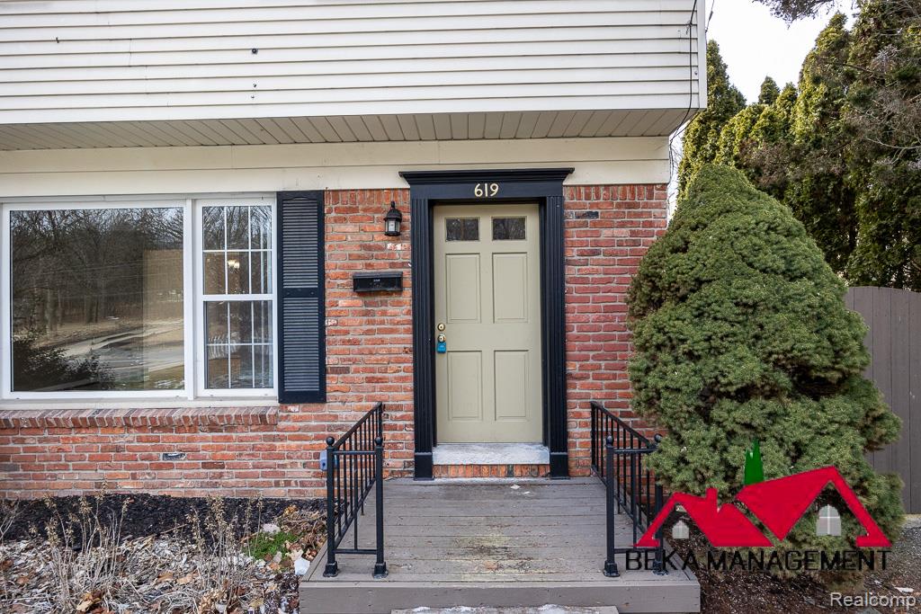 619 Randolph, Northville, MI 48167 — Photo 2