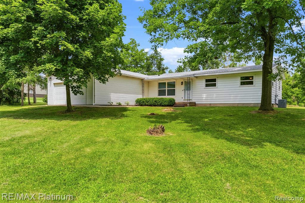 8370 W Rolston Road, Linden, MI 48451 — Photo 3
