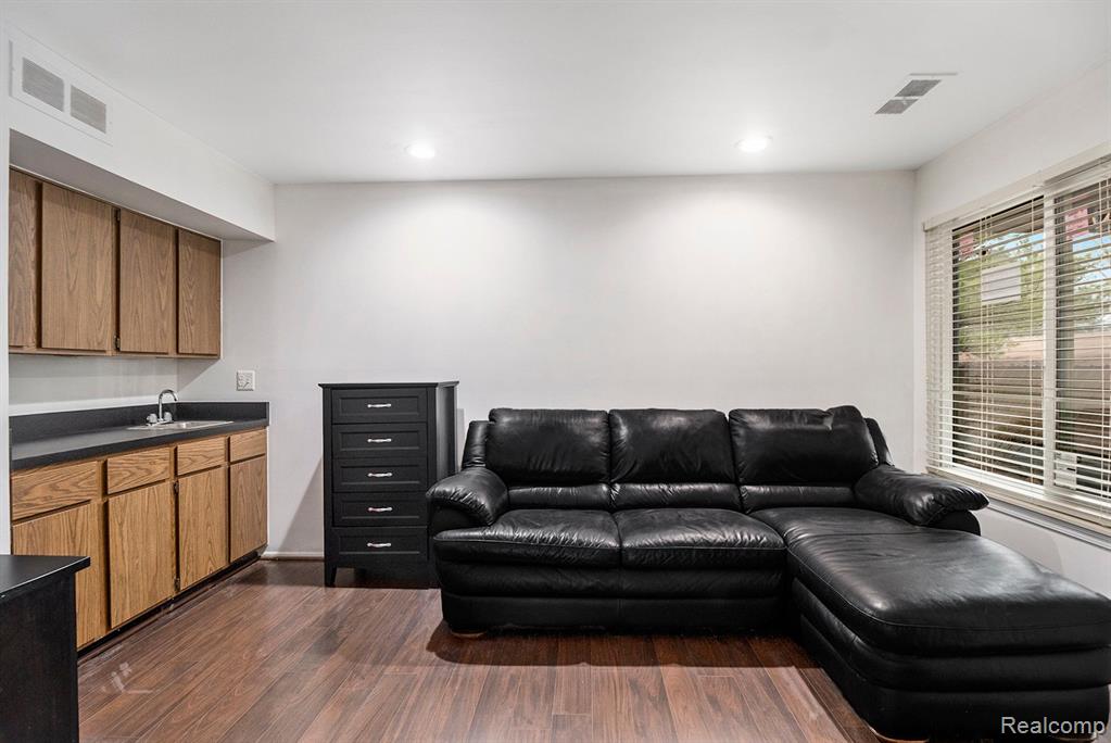 7353 Brynmawr Drive, #37, West Bloomfield, MI — Photo 23