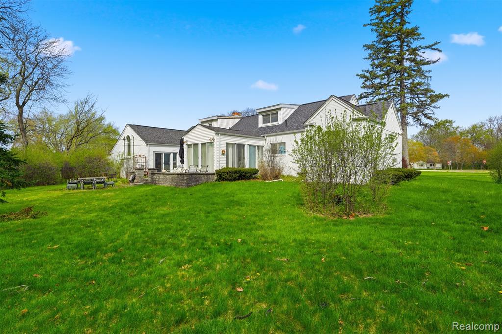 27881 Rackham Drive, Lathrup Village, MI 48076 — Photo 20