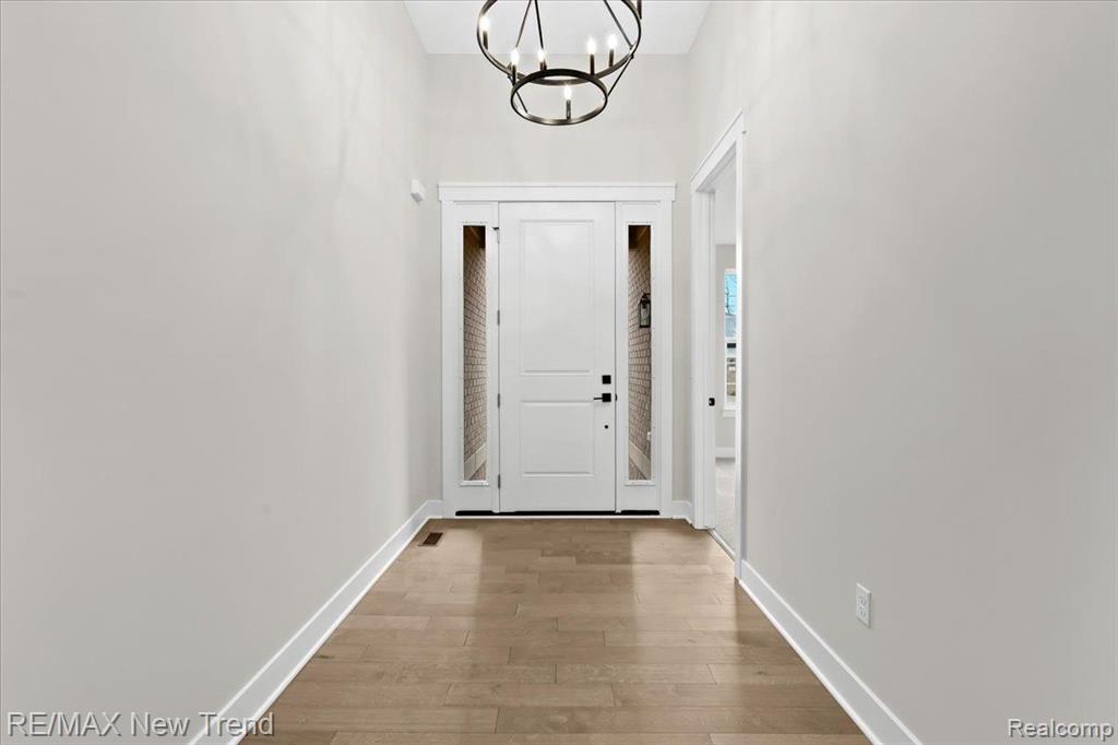 7832 Trailside Court, West Bloomfield, MI 48323 — Photo 9