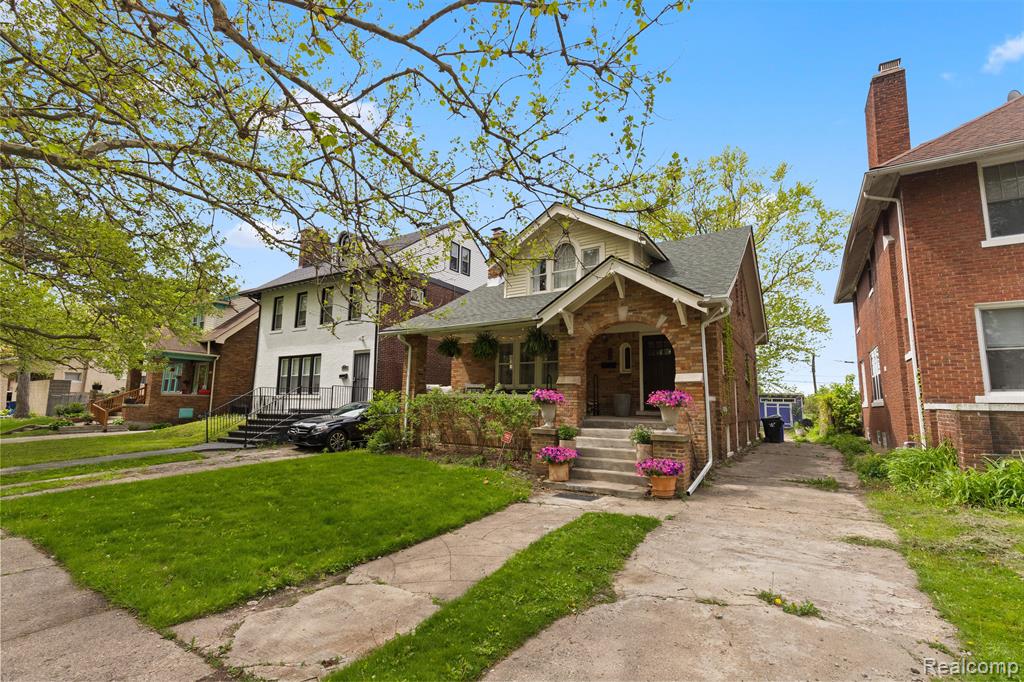 845 LAKEWOOD Street, Detroit, MI 48215 — front exterior
