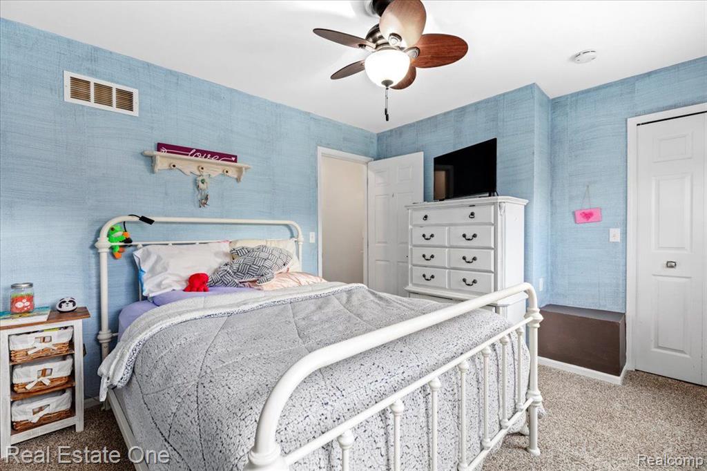 805 WOODLEIGH Way, Oxford, MI 48371 — Photo 37