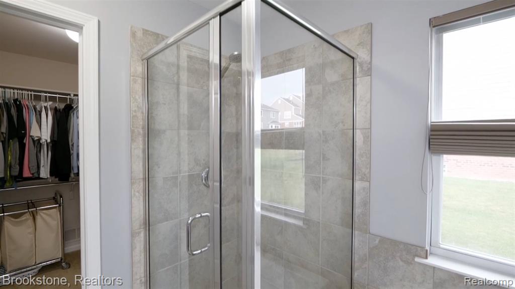7422 S Village Drive, Clarkston, MI — Photo 27