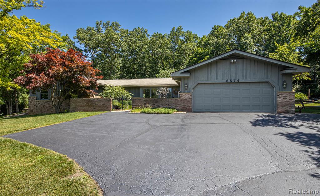 6674 Balmoral Terrace, Clarkston, MI — Photo 2