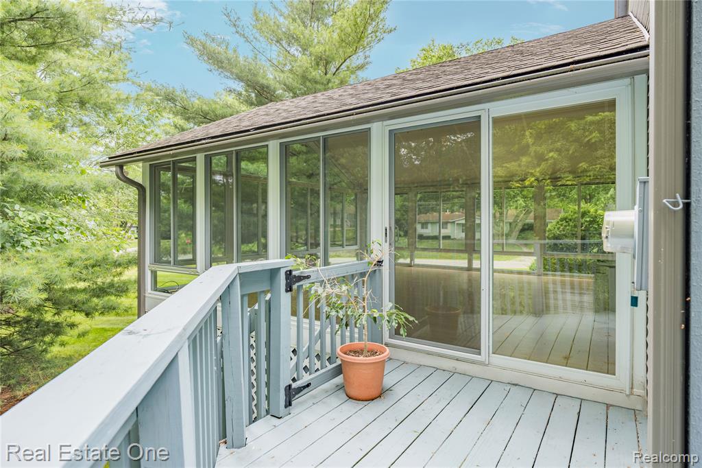4642 Ponderosa Street, Commerce Twp, MI 48382 — Photo 42