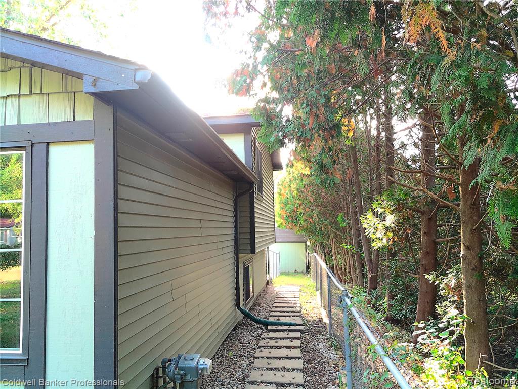 3225 Oakridge Drive, Highland, MI 48356 — Photo 29