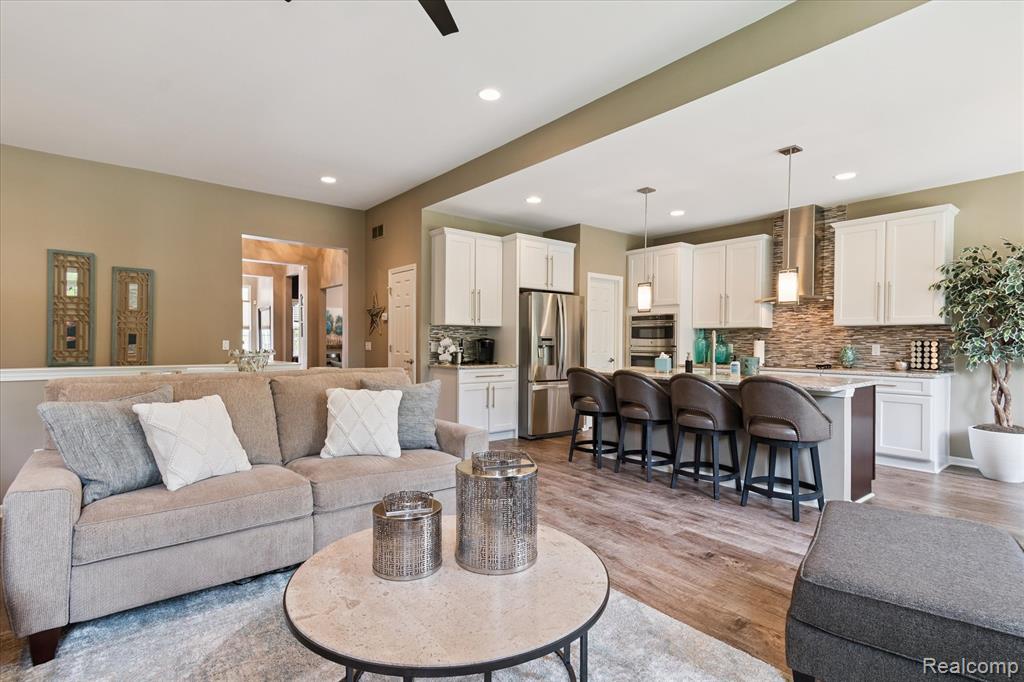 49276 Garden Lane, Canton, MI 48188 — Photo 12