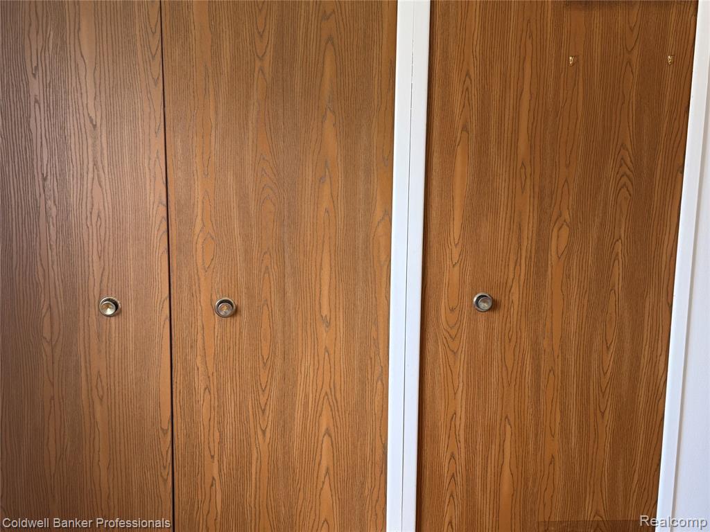 8689 Sterling street, Center Line, MI 48015 — Photo 10