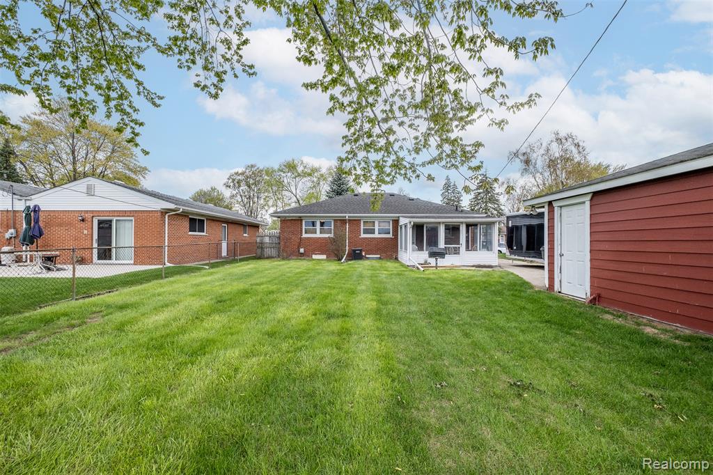 35560 Weideman Street, Clinton Twp, MI 48035 — Photo 48