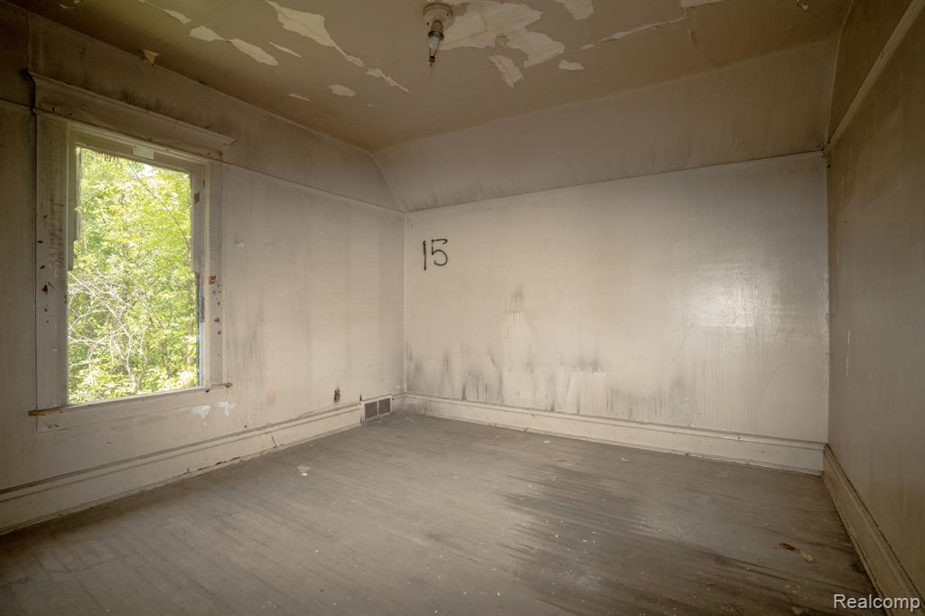 545 Rosedale Court, Detroit, MI 48202 — Photo 15