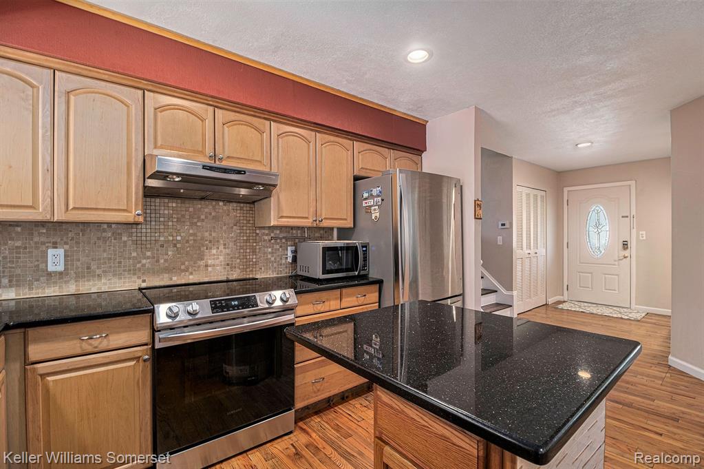 3983 NORMANWOOD, West Bloomfield, MI 48323 — Photo 10