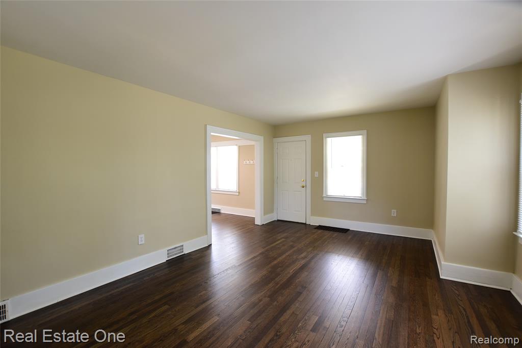 99 Chippewa Road, Pontiac, MI 48341 — Photo 8