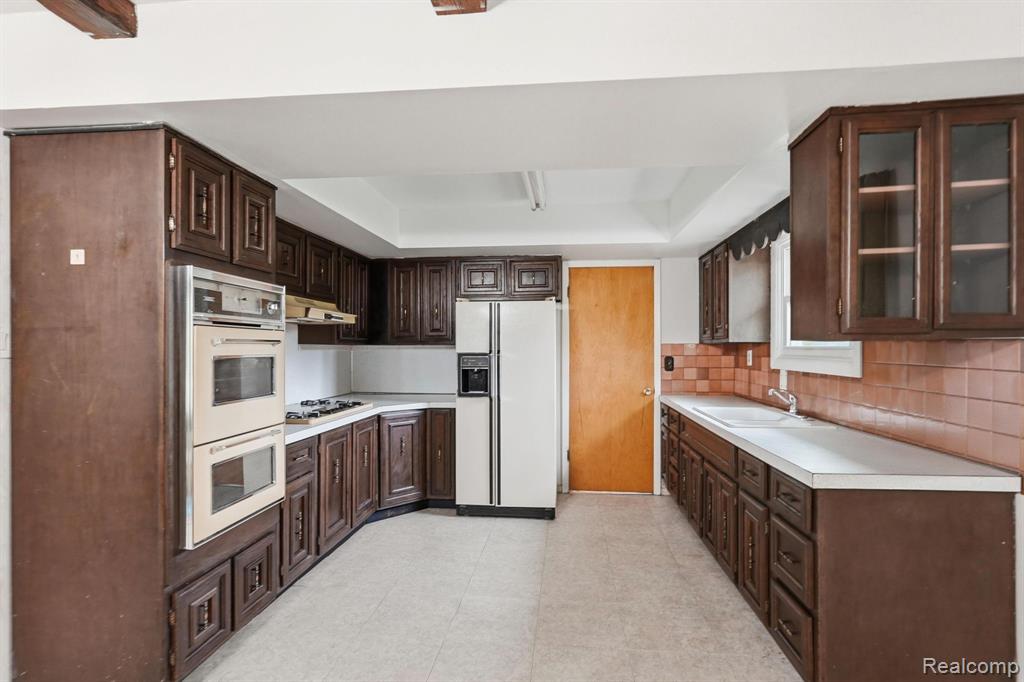 396 Plum Creek Road, Lapeer, MI 48446 — Photo 9