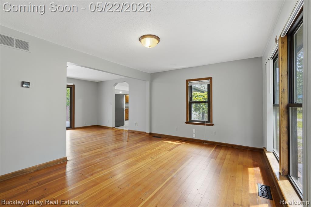 9255 Evergreen Road, Brighton, MI 48116 — Photo 6