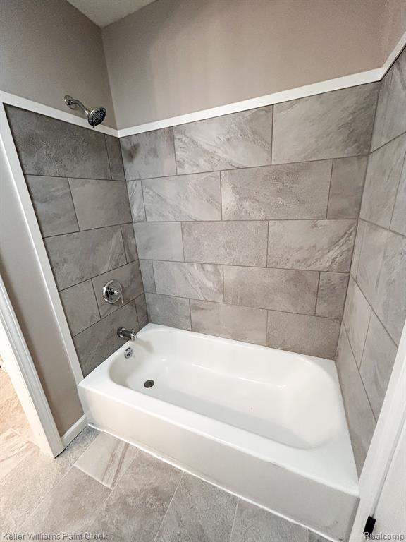 5832 OPALINE Drive, Waterford, MI 48327 — Photo 23