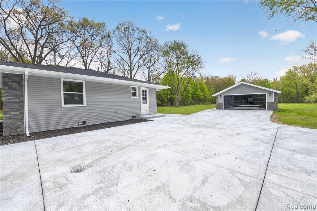 29055 Bredow Avenue, Romulus, MI 48174 — Photo 29