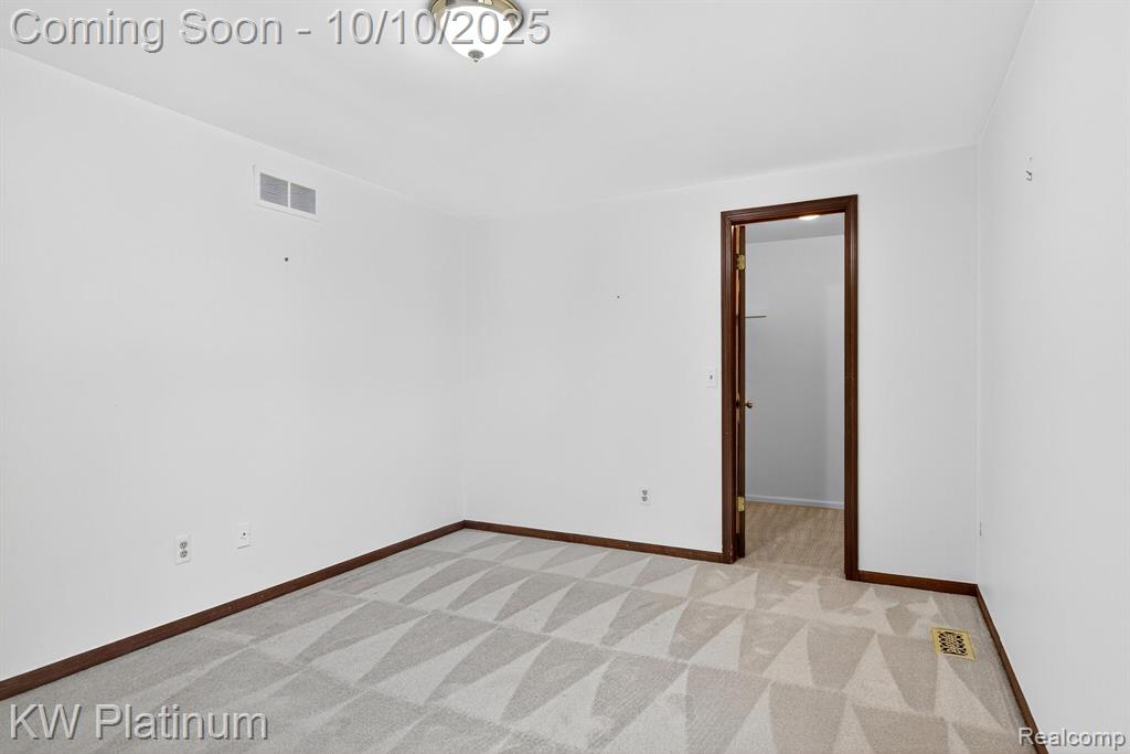 842 Timberline Drive, Rochester Hills, MI 48309 — Photo 28