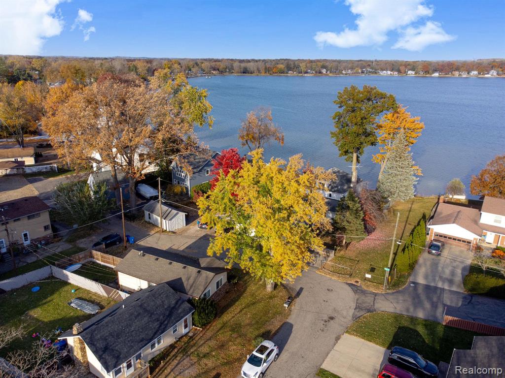 5404 SARVIS Avenue, Waterford, MI 48327 — Photo 25