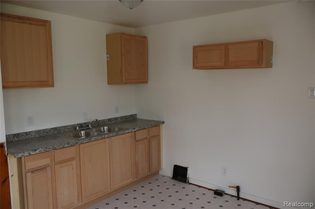 10934 Marne Street, Detroit, MI 48224 — Photo 2