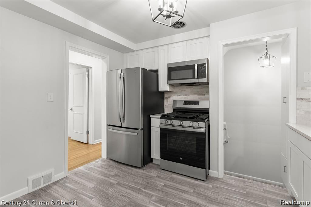 7296 KINGSBURY STREET, Dearborn Heights, MI 48127 — Photo 10