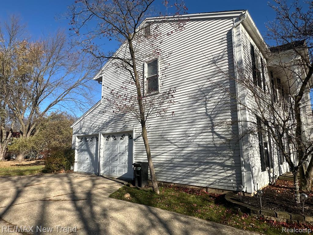5748 Kingsfield Drive, West Bloomfield, MI — Photo 6