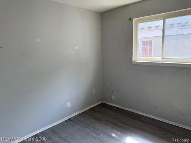 24114 Pennie Street, Dearborn Heights, MI 48125 — Photo 9