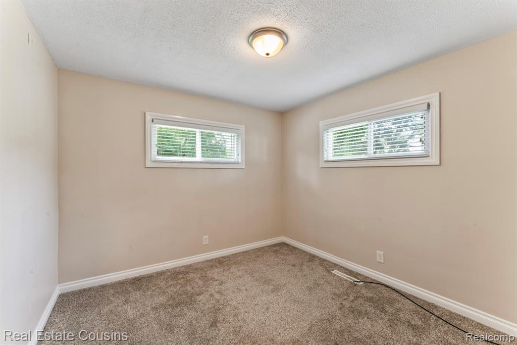 141 Bevins Street, Holly, MI 48442 — Photo 10