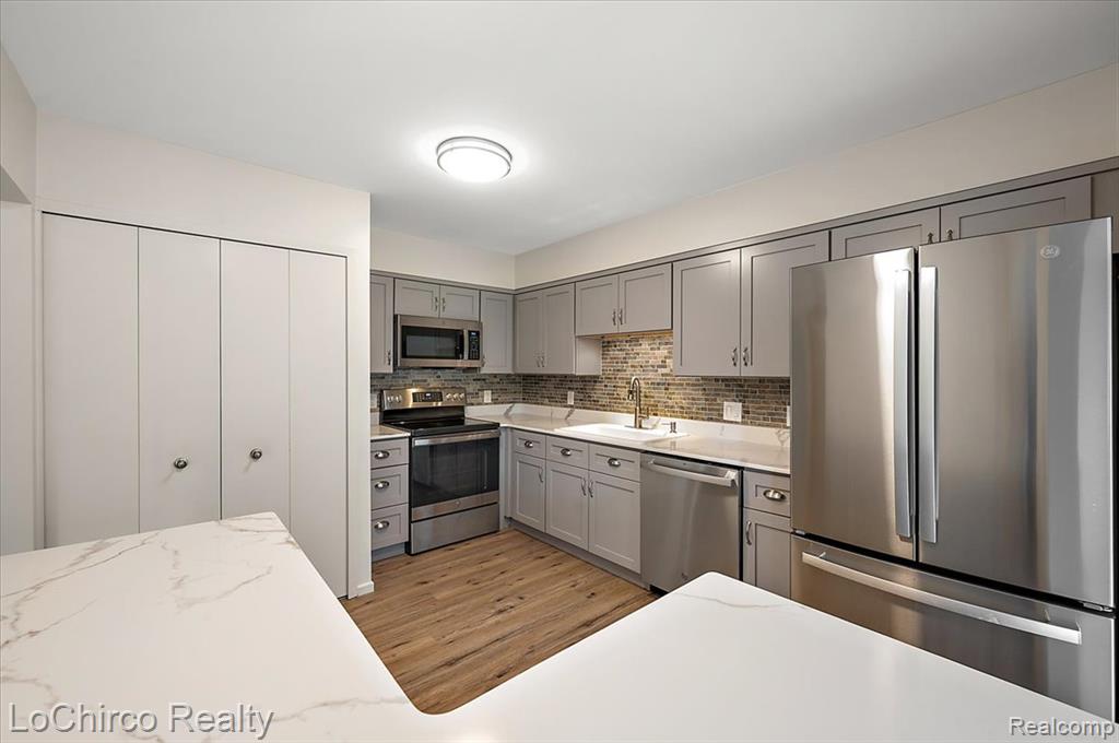 733 Hamilton Court, Rochester Hills, MI 48307 — Photo 15