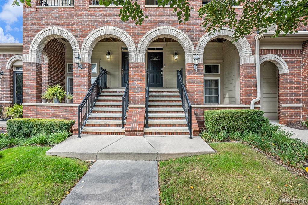 3981 FORESTER Boulevard, Auburn Hills, MI 48326 — Photo 2
