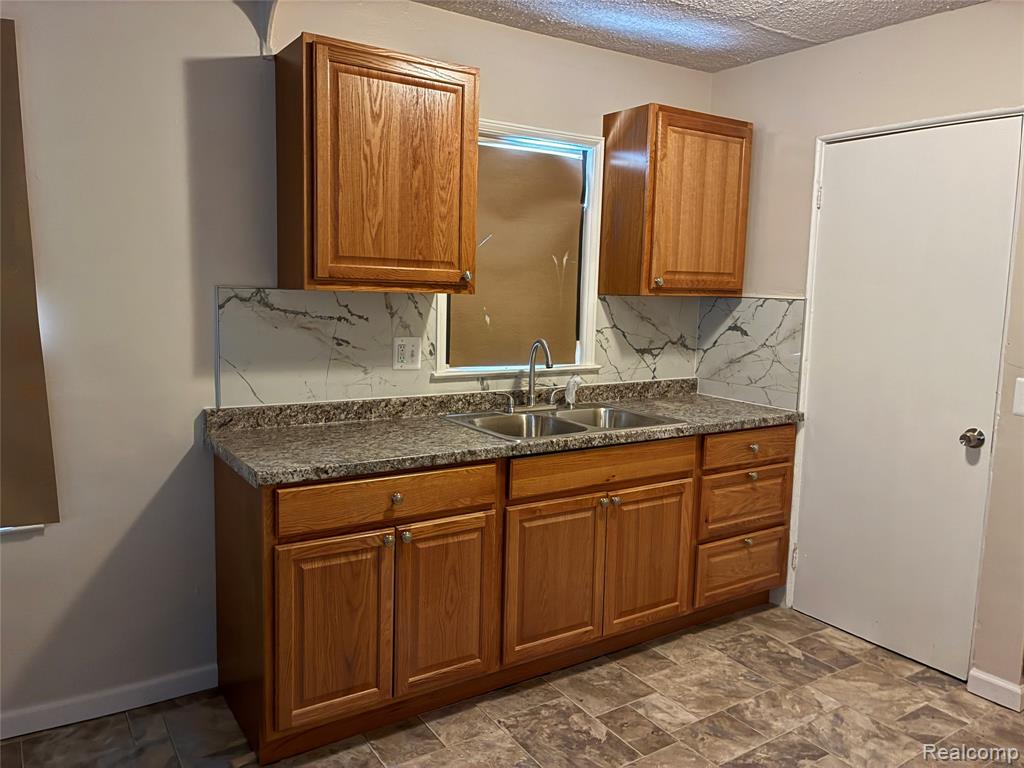 16107 Manning Street, Detroit, MI 48205 — Photo 4