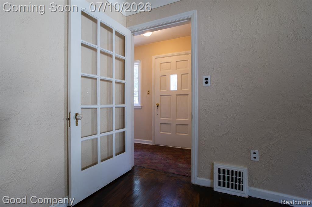 723 Pine Street, Wyandotte, MI 48192 — Photo 19