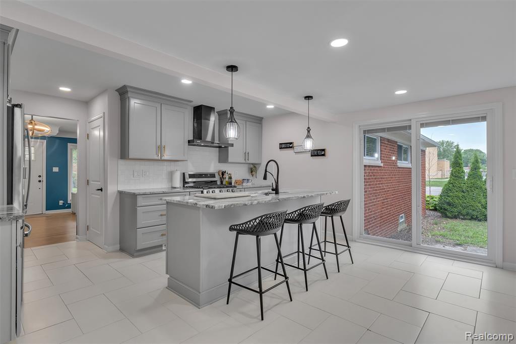 765 Vernier Road, Grosse Pointe Woods, MI 48236 — Photo 12
