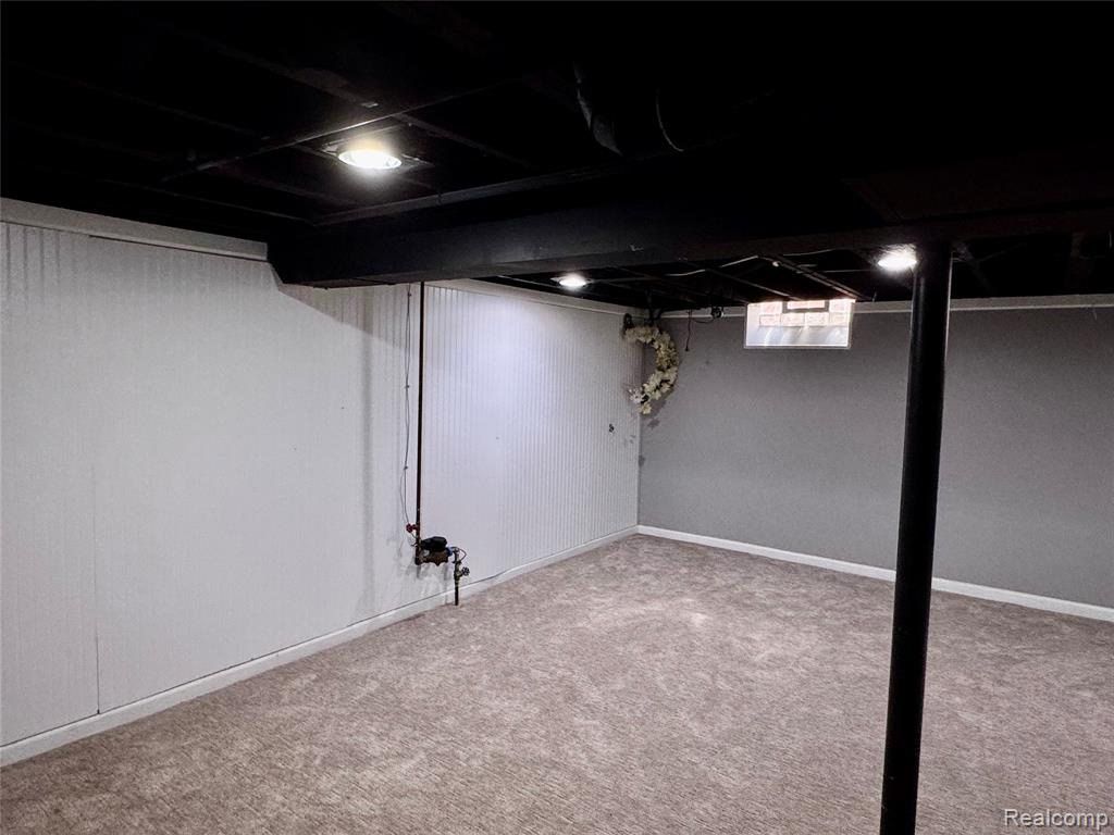 8345 Robindale Avenue, Dearborn Heights, MI 48127 — Photo 19