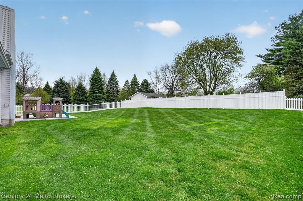 5265 Genesee Oaks Court, Grand Blanc, MI 48439 — Photo 47