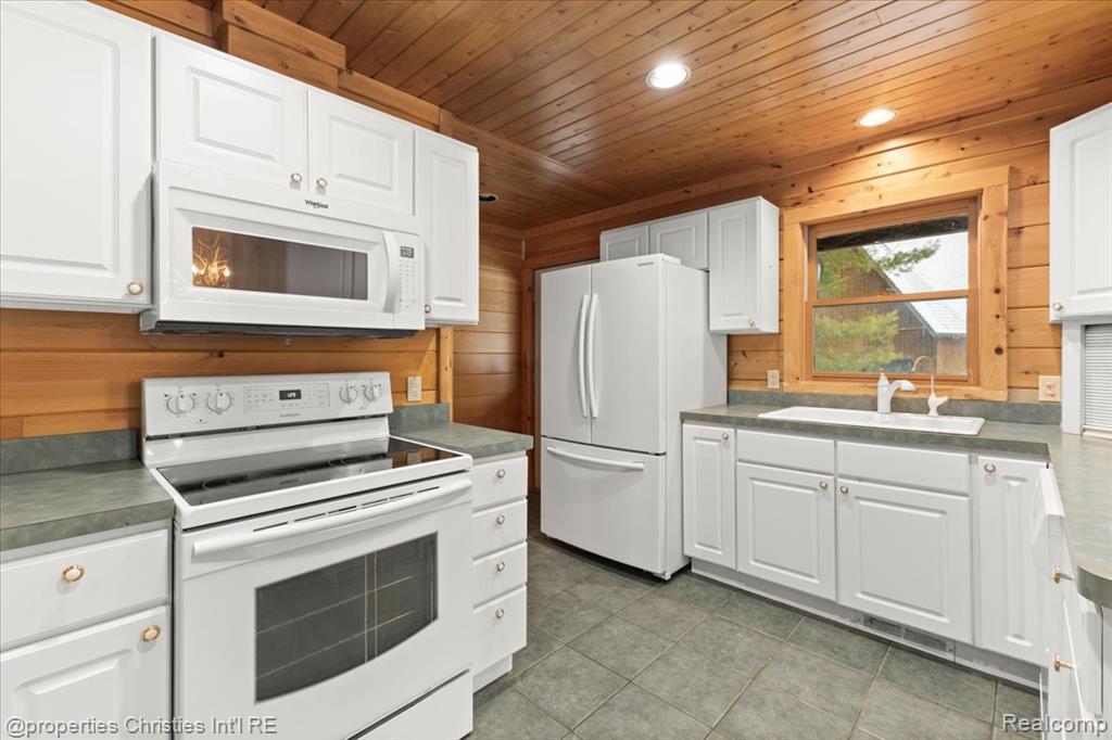 2787 Midway Lane, St. Clair, MI 48079 — Photo 27