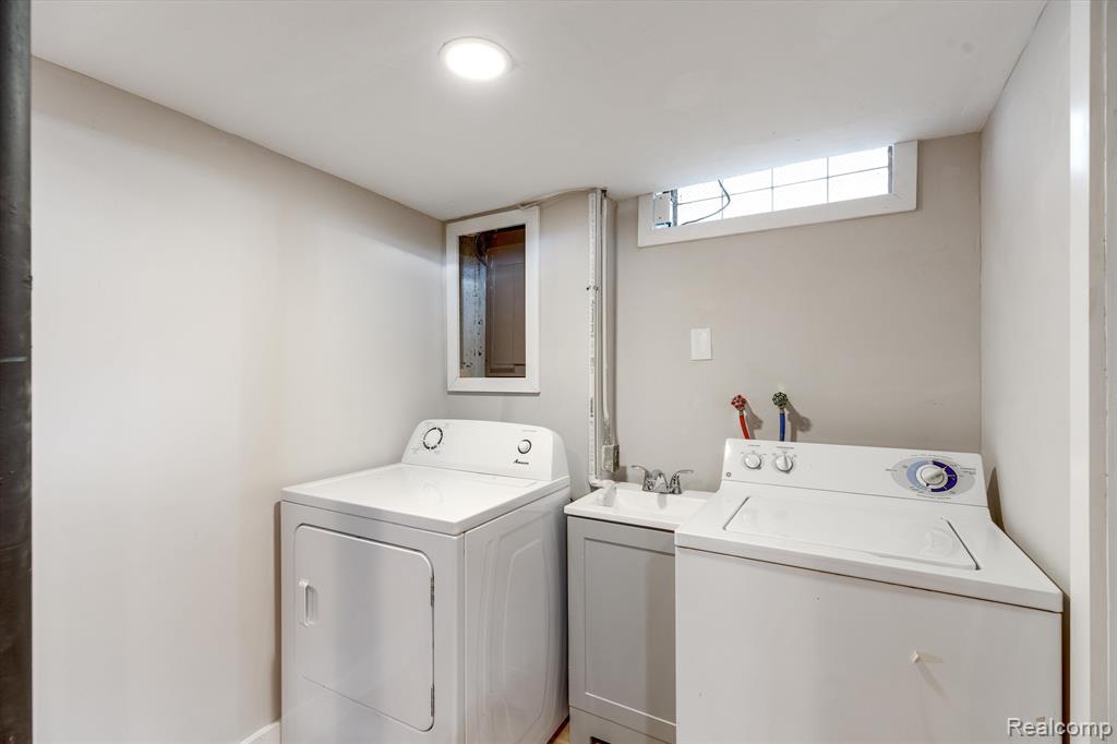 8134 LOCHDALE Street, Dearborn Heights, MI 48127 — Photo 31