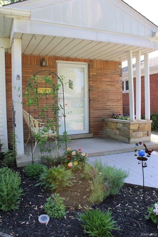 7687 CORTLAND Avenue, Allen Park, MI 48101 — Photo 5
