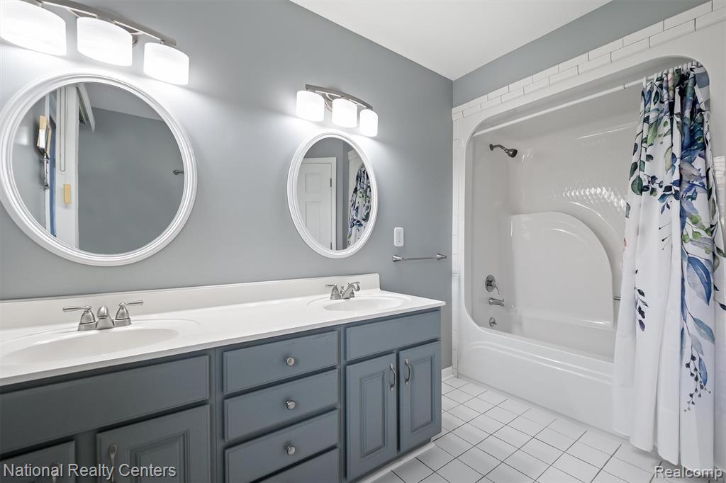 667 Shortridge Avenue, Rochester Hills, MI 48307 — Photo 13