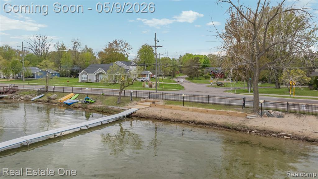 537 Woodbridge Circle, Waterford, MI 48327 — Photo 33